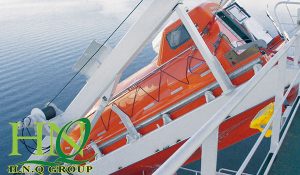 LUYỆN NGHIỆP VỤ TRÊN BÈ CỨU SINH VÀ XUỒNG CỨU NẠN